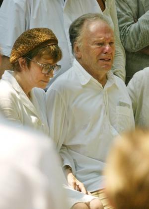 Jean-Louis Trintignant and Nadine Trintignant at the funeral of their daughter Marie, August 6, 2003 at the Père Lachaise cemetery in Paris