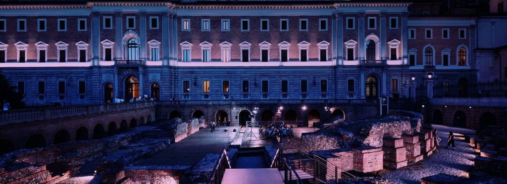 Palazzo Reale Turin at night