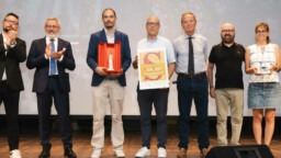 Golden Bell Tower and Popular Jury Award to "The Scent of Paper Flowers" the film by Emilio Corbari