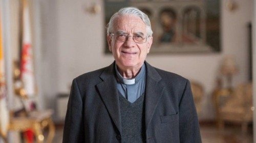 Father Lombardi: clarity, the key to the communication of the Popes