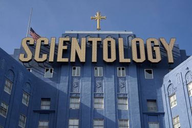 The famous Church of Scientology is very established in the United States, especially in Los Angeles, where it has many famous followers, including Tom Cruise.