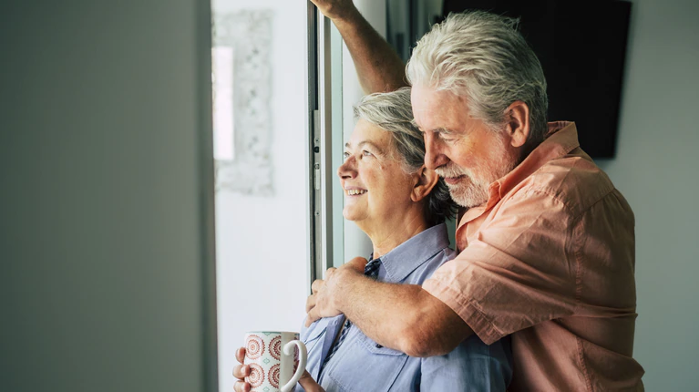 Older adults have fun on the Asian social network by counting the effects of old age.  Photo: Adobe Stock