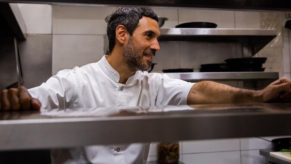 Mauro Massimino chef y conductor del ciclo Los favoritos de Mauro que emite canal El Gourmet Foto Prensa