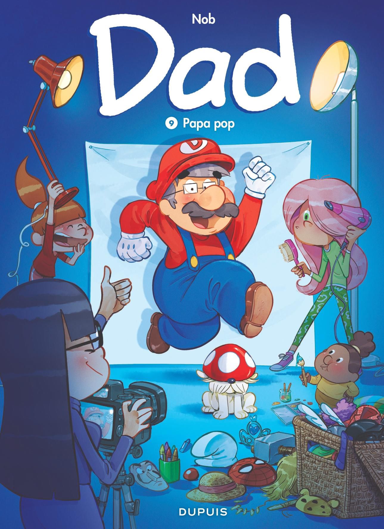 One of the eight covers of the new “Dad”: the papa poule is dressed up as Super Mario.