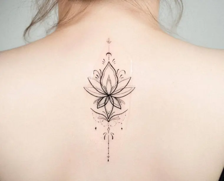 symbole fleur de lotus tatouage