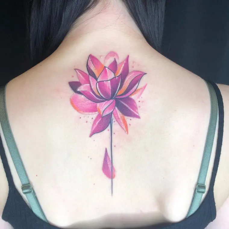 fleur de lotus tatouage bras