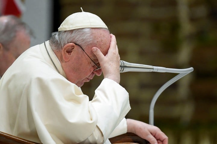 Pope Francis asked to pray for Ratzinger.  Photo: Reuters