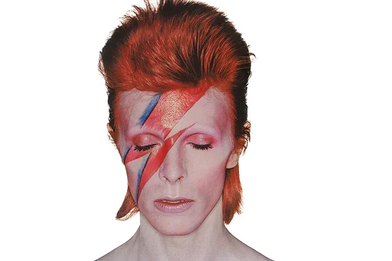 Iconic photo of David Bowie, for the cover of Aladdin Sane (Photo: Brian Duffy).