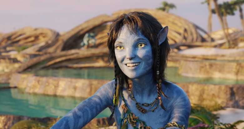 Kiri (Sigourney Weaver) in Avatar: The Water Sense