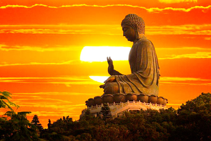 Estatua del "Buda Tian Tan"  en Ngong Ping, Isla de Lantau (Hong Kong) 